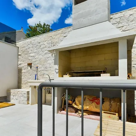 Modern Villa Futura